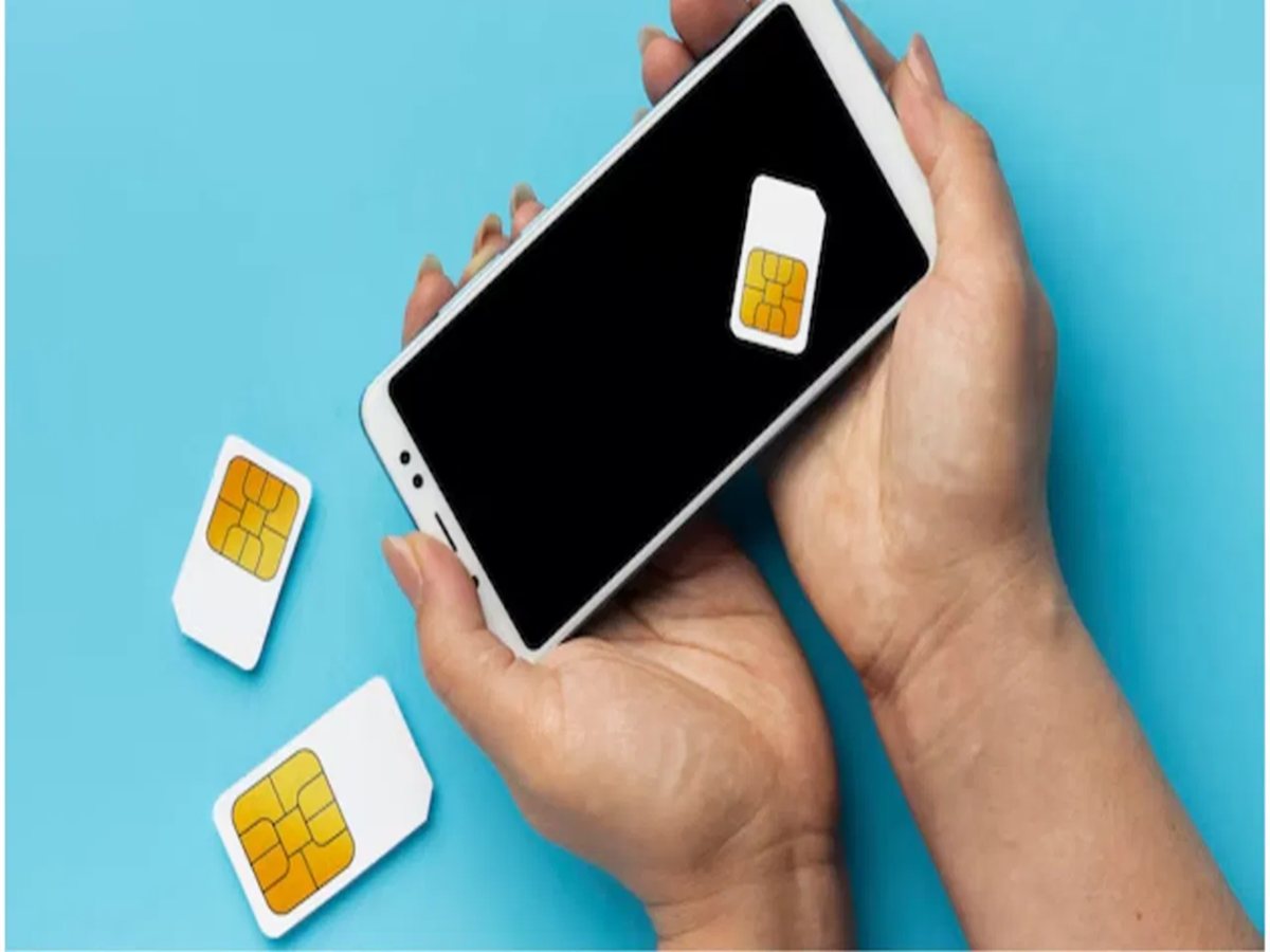 SIM card: Why is one corner of a SIM card cut off? It's not a design ...
