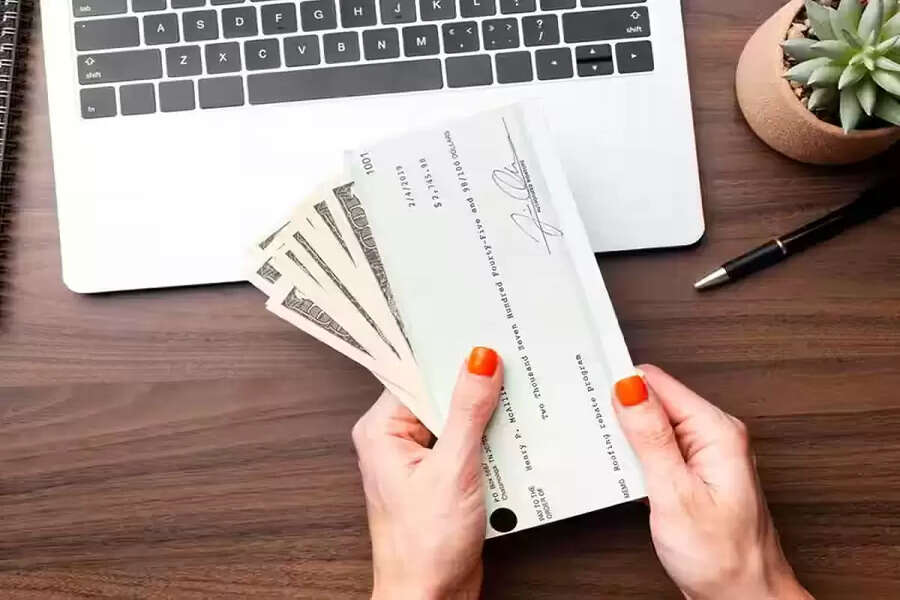 Cheque Behind Bank Rules: While filling a cheque, whether the amount is of thousands ...