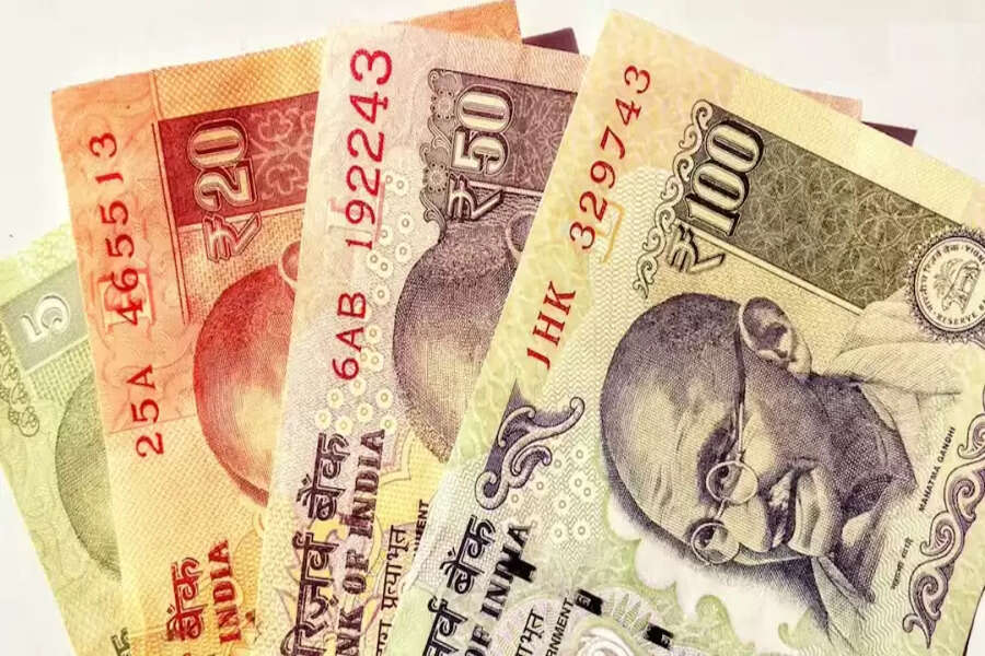 Notes Buy Why are people buying bundles of new notes in black during wedding ...