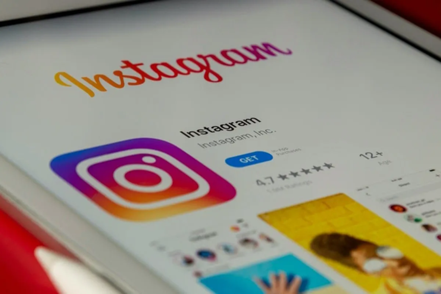  Social media